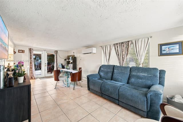766 NW 42nd St, Oakland Park FL 33309 - Oakland Park, FL - Photo 4