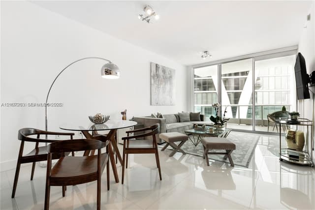 900 Biscayne Blvd # 4010, Miami FL 33132 - Miami, FL - Photo 3