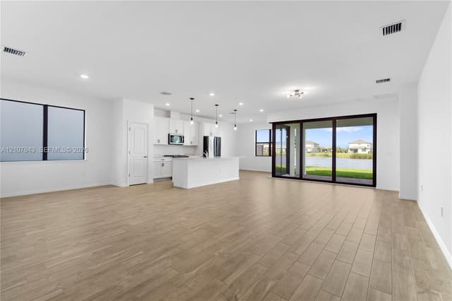 4949 Blistering Way, Lake Worth FL 33467 - Lake Worth, FL - Photo 5