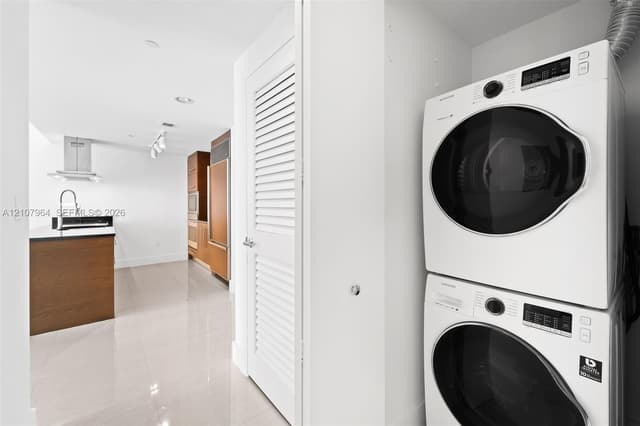 485 Brickell Ave # 1907, Miami FL 33131 - Miami, FL - Photo 6