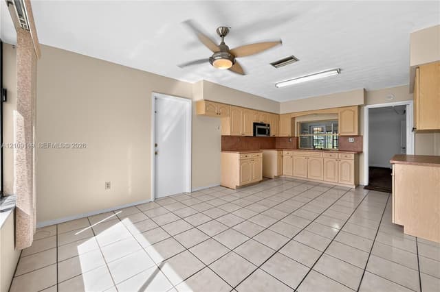 445 NW 202nd Ter, Miami Gardens FL 33169 - Miami Gardens, FL - Photo 5